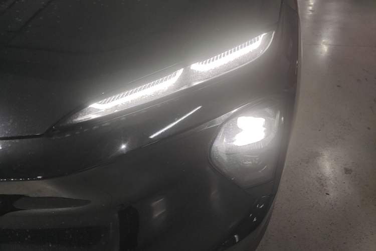 Used Nio ES7 2022 75 kWh Left Front Headlight