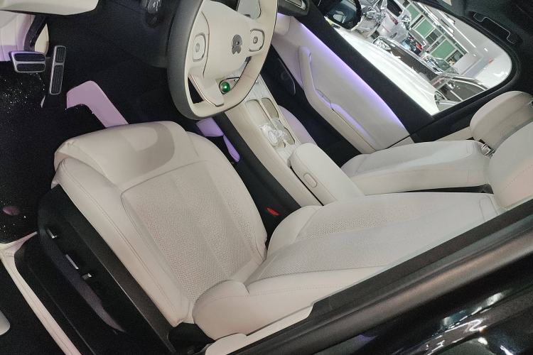 Used Nio ES7 2022 75 kWh Left Front Seat