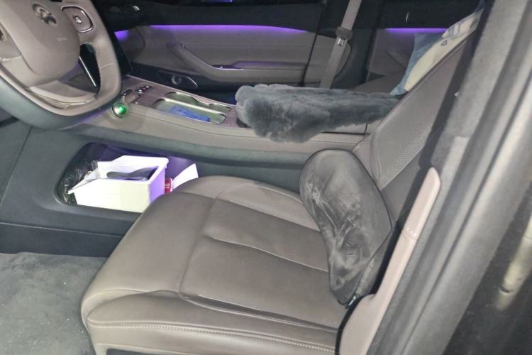 Used Nio ES7 2022 75 kWh Left Front Seat