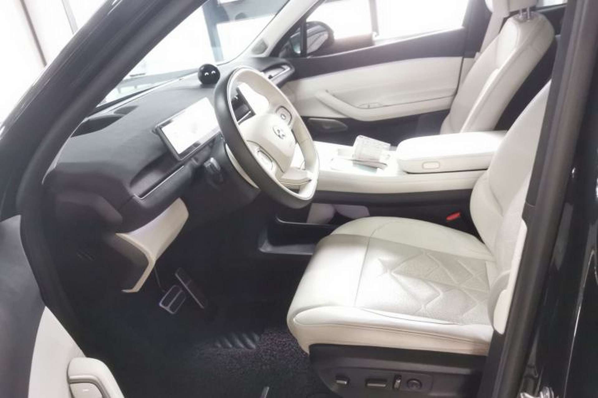 Used Nio ES7 2022 100 kWh Left Front Seat