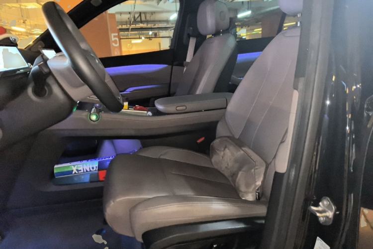 Used Nio ES7 2022 75 kWh Left Front Seat