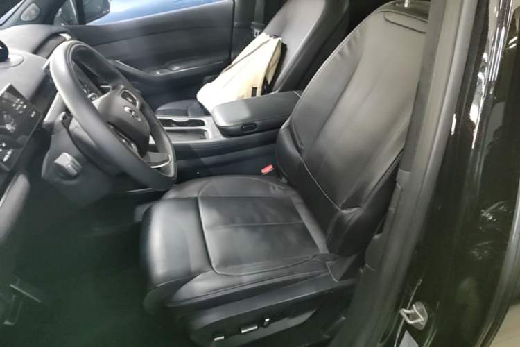 Used Nio ES7 2022 75 kWh Left Front Seat