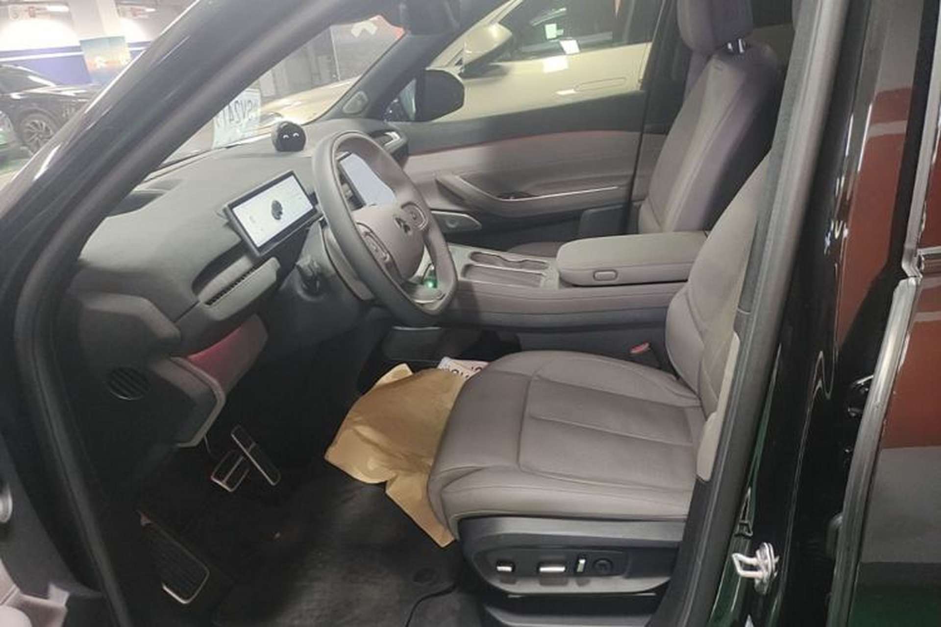 Used Nio ES7 2022 75 kWh Left Front Seat