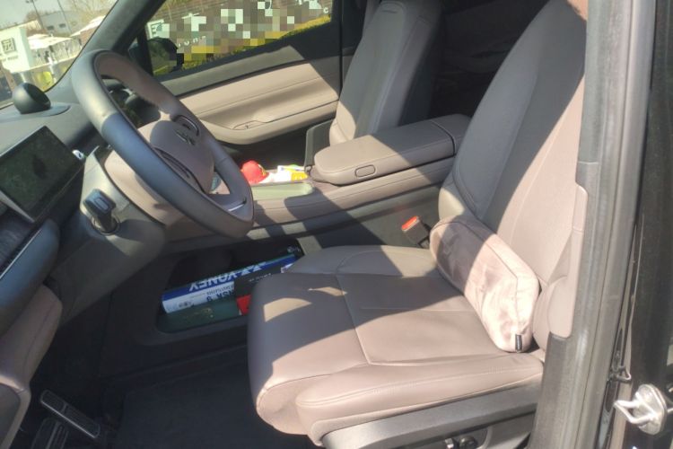 Used Nio ES7 2022 75 kWh Left Front Seat