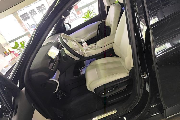 Used Nio ES7 2022 75 kWh Left Front Seat
