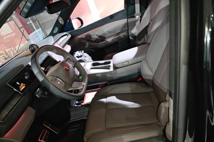 Used Nio ES7 2022 75 kWh Left Front Seat