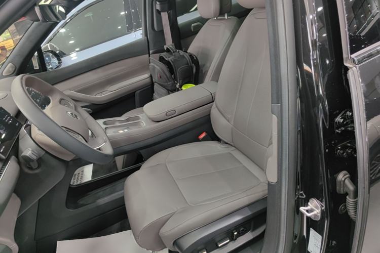 Used Nio ES7 2022 75 kWh Left Front Seat