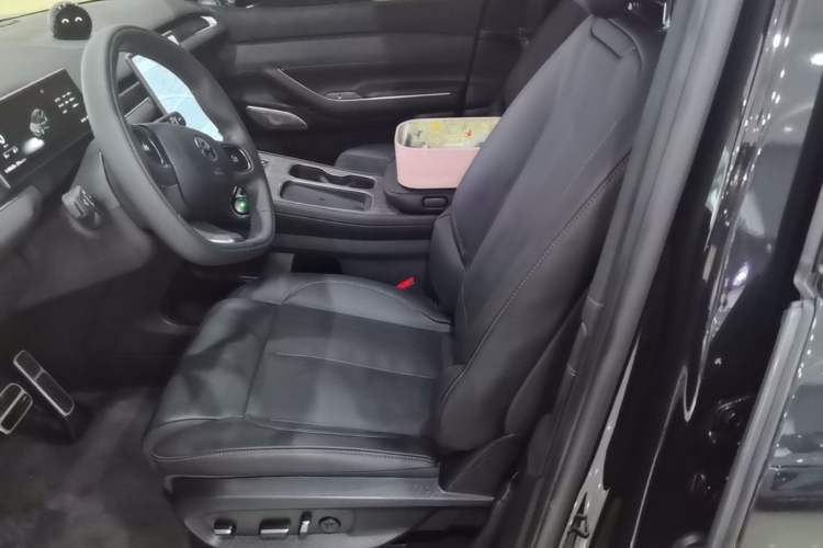 Used Nio ES7 2022 75 kWh Left Front Seat