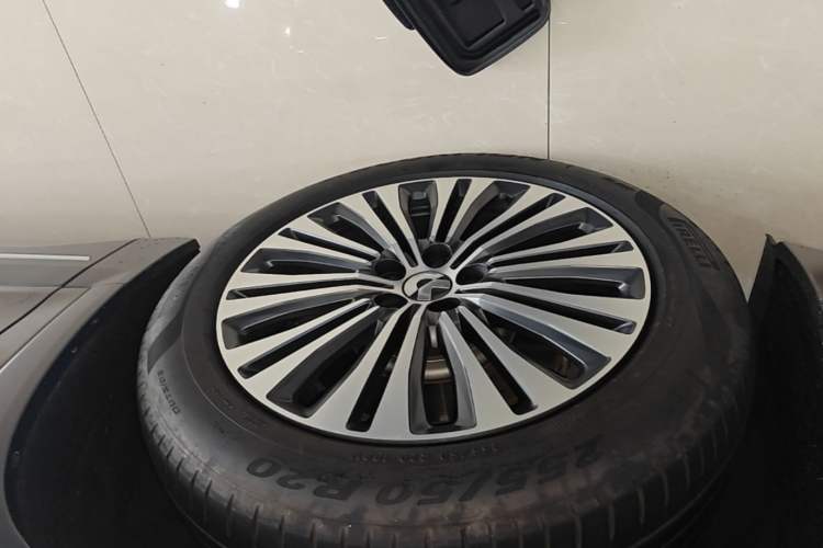 Used Nio ES7 2022 100 kWh Left Front Wheel Hub