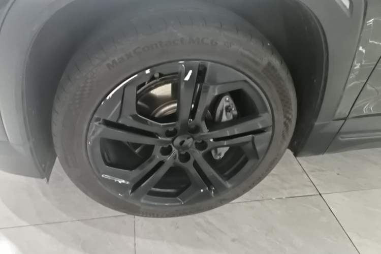 Used Nio ES7 2022 75 kWh Left Front Wheel Hub