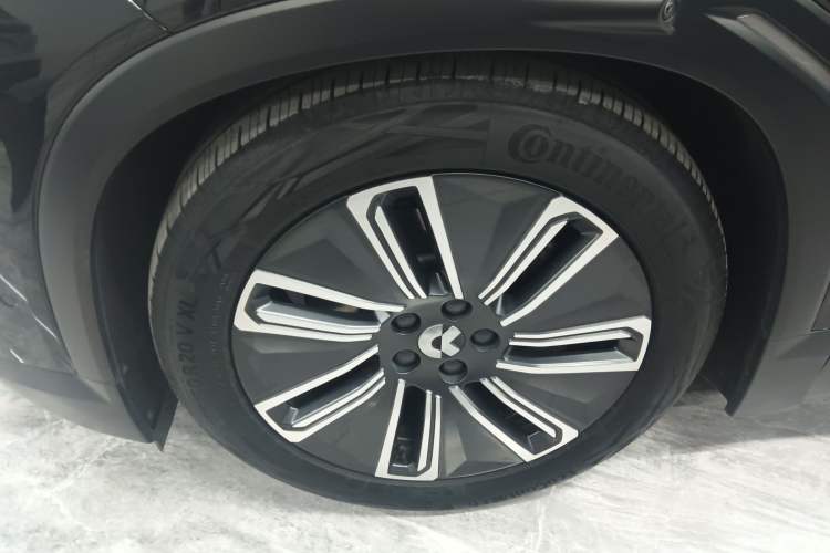 Used Nio ES7 2022 75 kWh Left Front Wheel Hub