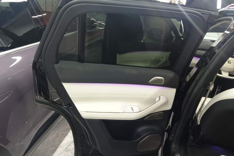 Used Nio ES7 2022 75 kWh Left Rear Door Interior