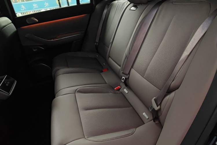Used Nio ES7 2022 75 kWh Left Rear Seat