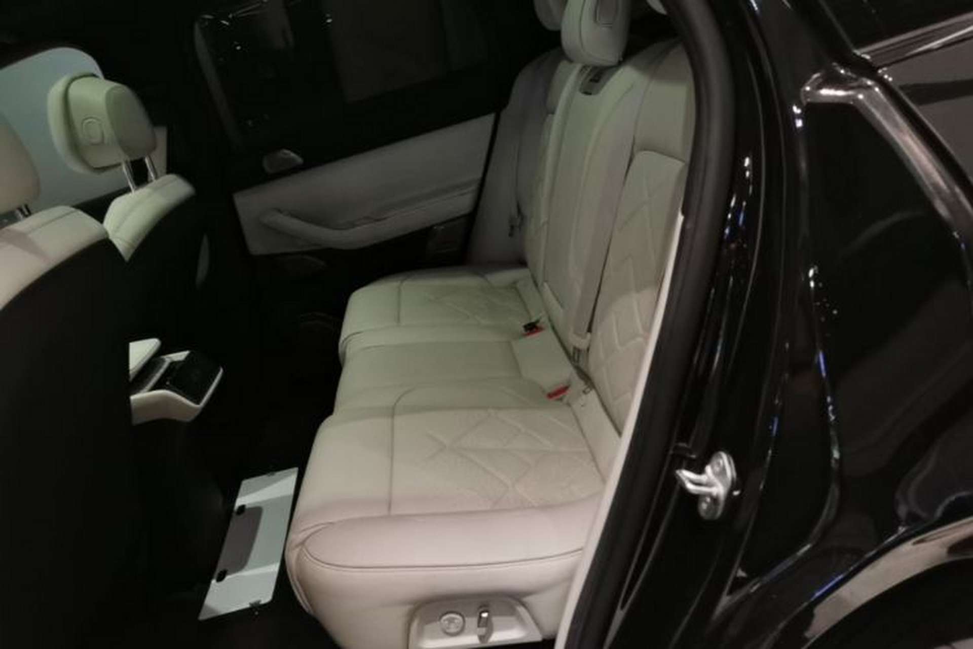 Used Nio ES7 2022 100kWh First Edition Left Rear Seat