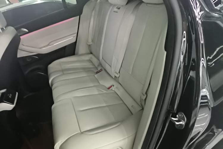 Used Nio ES7 2022 75 kWh Left Rear Seat
