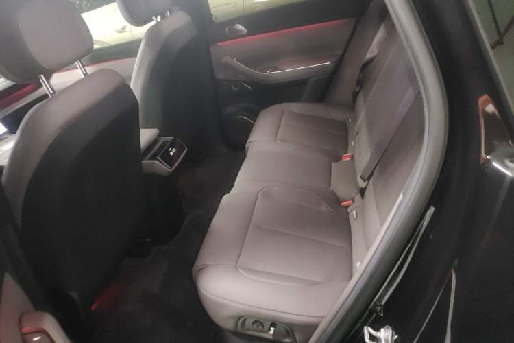 Used Nio ES7 2022 75 kWh Left Rear Seat
