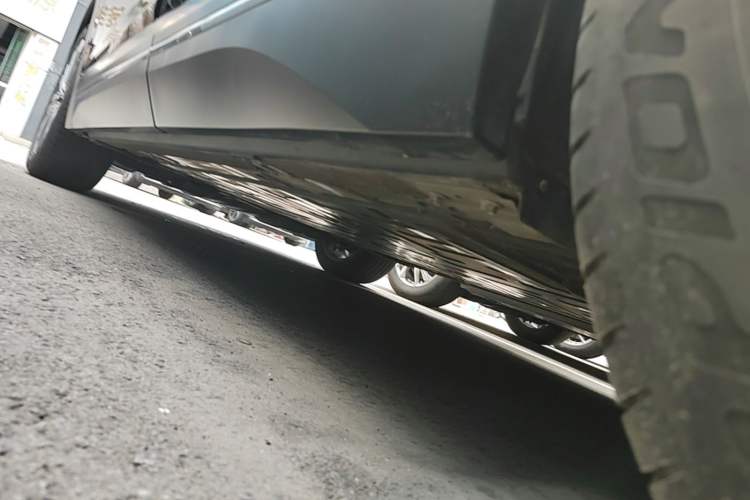 Used Nio ES7 2022 75 kWh Left Side Sill