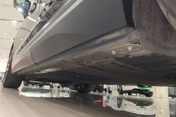 Used Nio ES7 2022 100kWh First Edition Left Side Sill