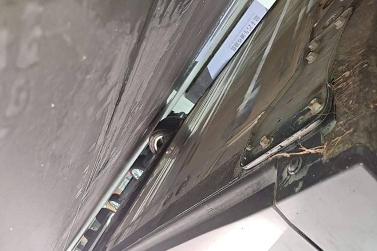Used Nio ES7 2022 75 kWh Left Side Sill
