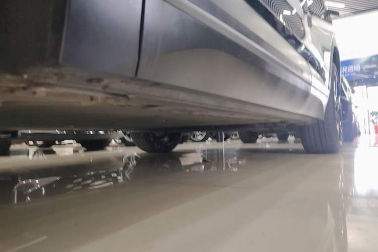 Used Nio ES7 2022 100kWh First Edition Left Side Sill