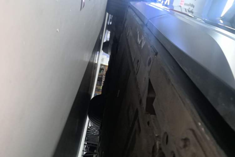 Used Nio ES7 2022 75 kWh Left Side Sill