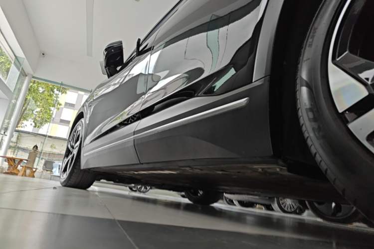 Used Nio ES7 2022 100kWh First Edition Left Side Sill