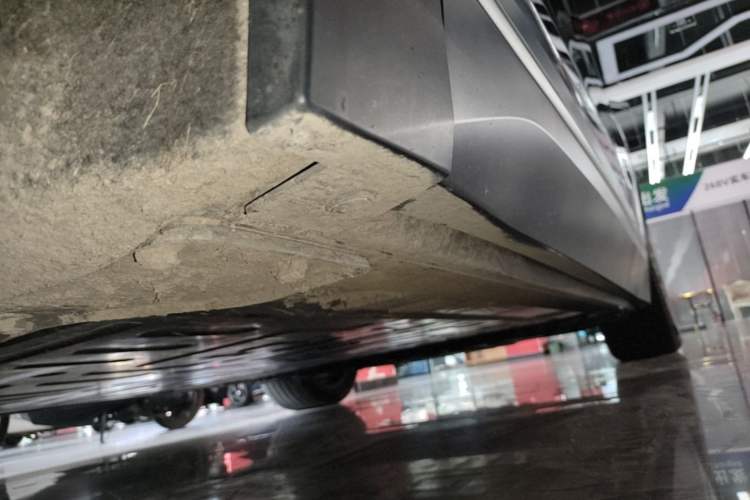 Used Nio ES7 2022 75 kWh Left Side Sill