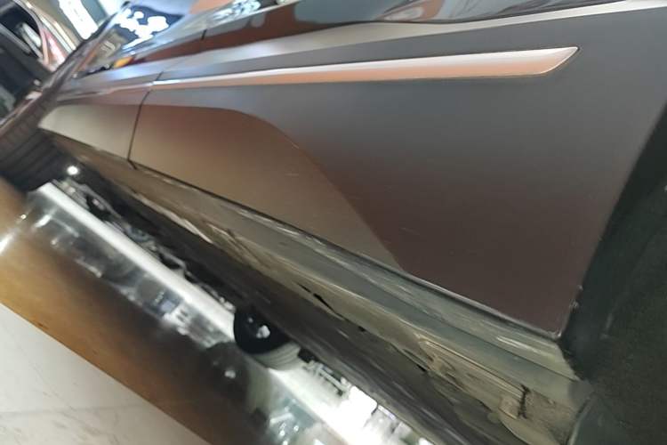 Used Nio ES7 2022 100kWh First Edition Left Side Sill
