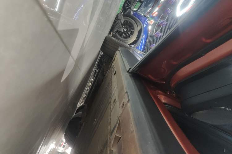 Used Nio ES7 2022 100kWh First Edition Left Side Sill
