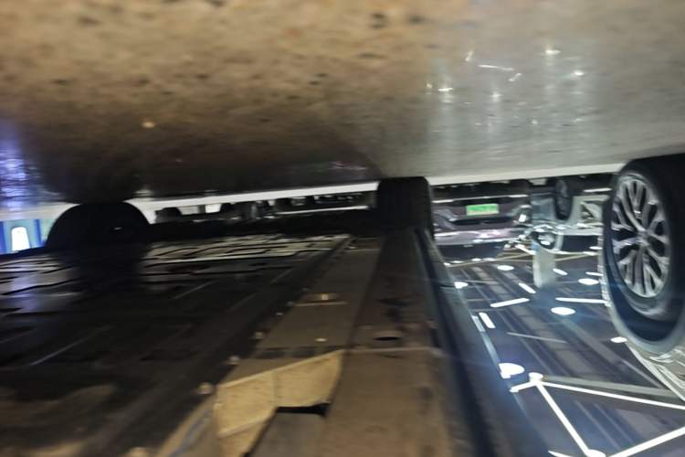 Used Nio ES7 2022 75 kWh Left Side Sill