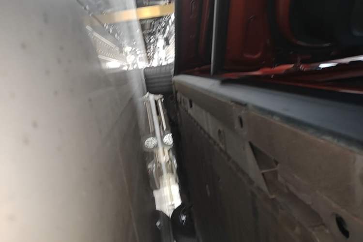 Used Nio ES7 2022 100kWh First Edition Left Side Sill