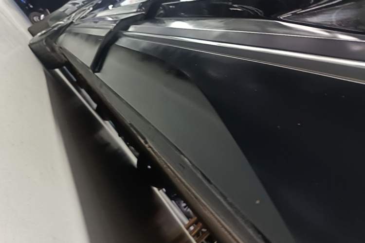 Used Nio ES7 2022 100kWh First Edition Left Side Sill