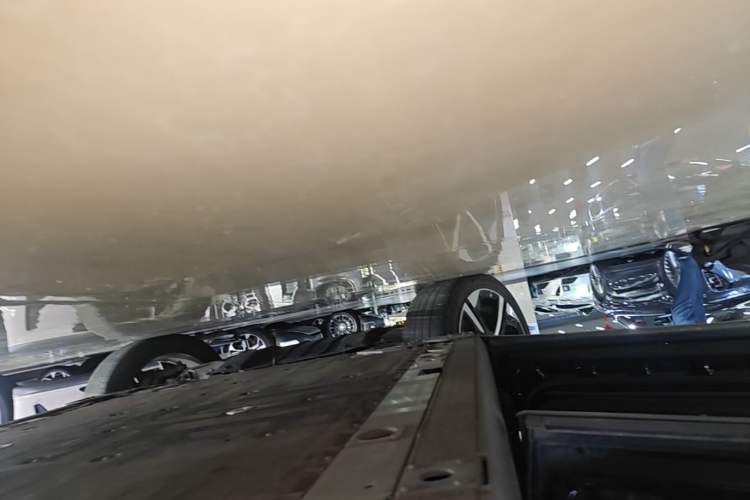 Used Nio ES7 2022 100kWh First Edition Left Side Sill