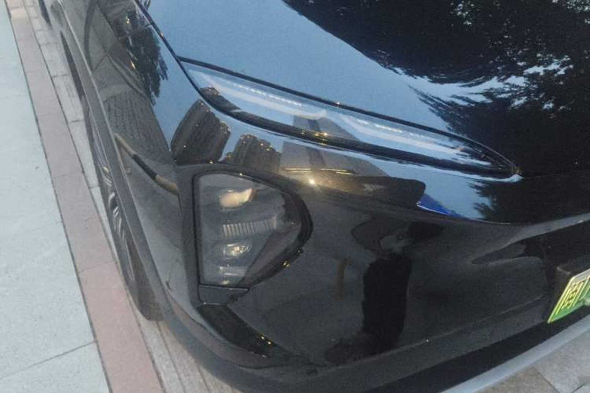 Used Nio ES7 2022 75 kWh Right Front Headlight