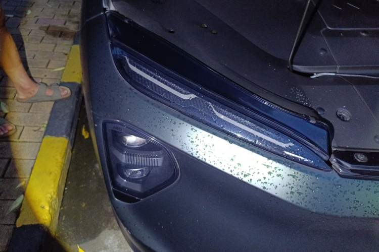 Used Nio ES7 2022 100 kWh Right Front Headlight