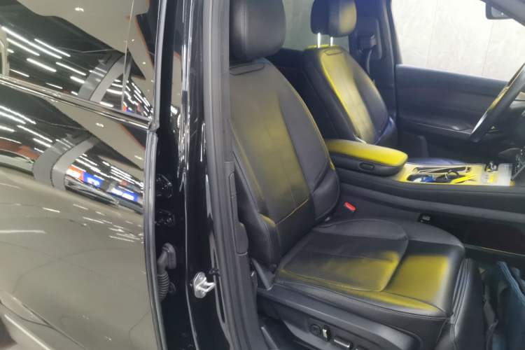 Used Nio ES7 2022 75 kWh Right Front Seat
