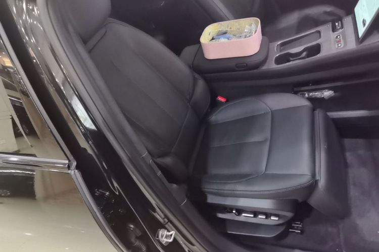 Used Nio ES7 2022 75 kWh Right Front Seat