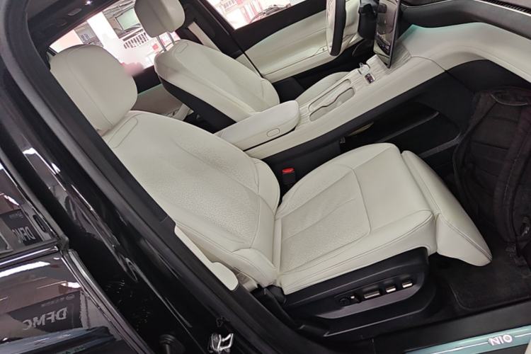 Used Nio ES7 2022 75 kWh Right Front Seat