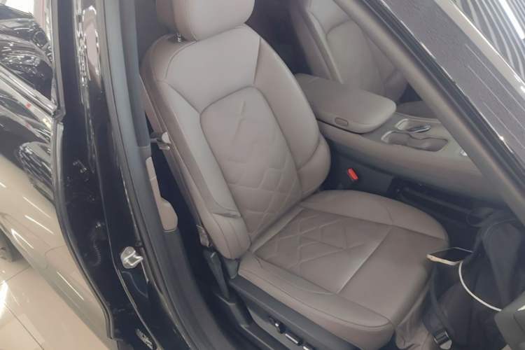 Used Nio ES7 2022 100kWh First Edition Right Front Seat