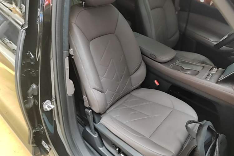 Used Nio ES7 2022 100kWh First Edition Right Front Seat