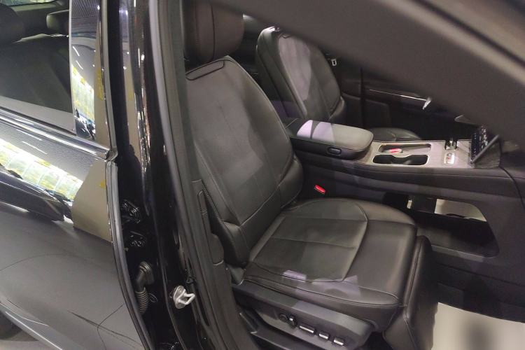 Used Nio ES7 2022 75 kWh Right Front Seat