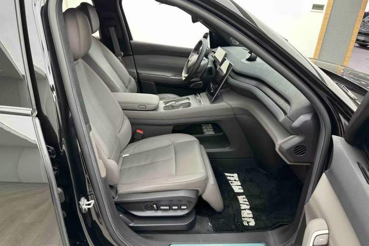Used Nio ES7 2022 75 kWh Right Front Seat