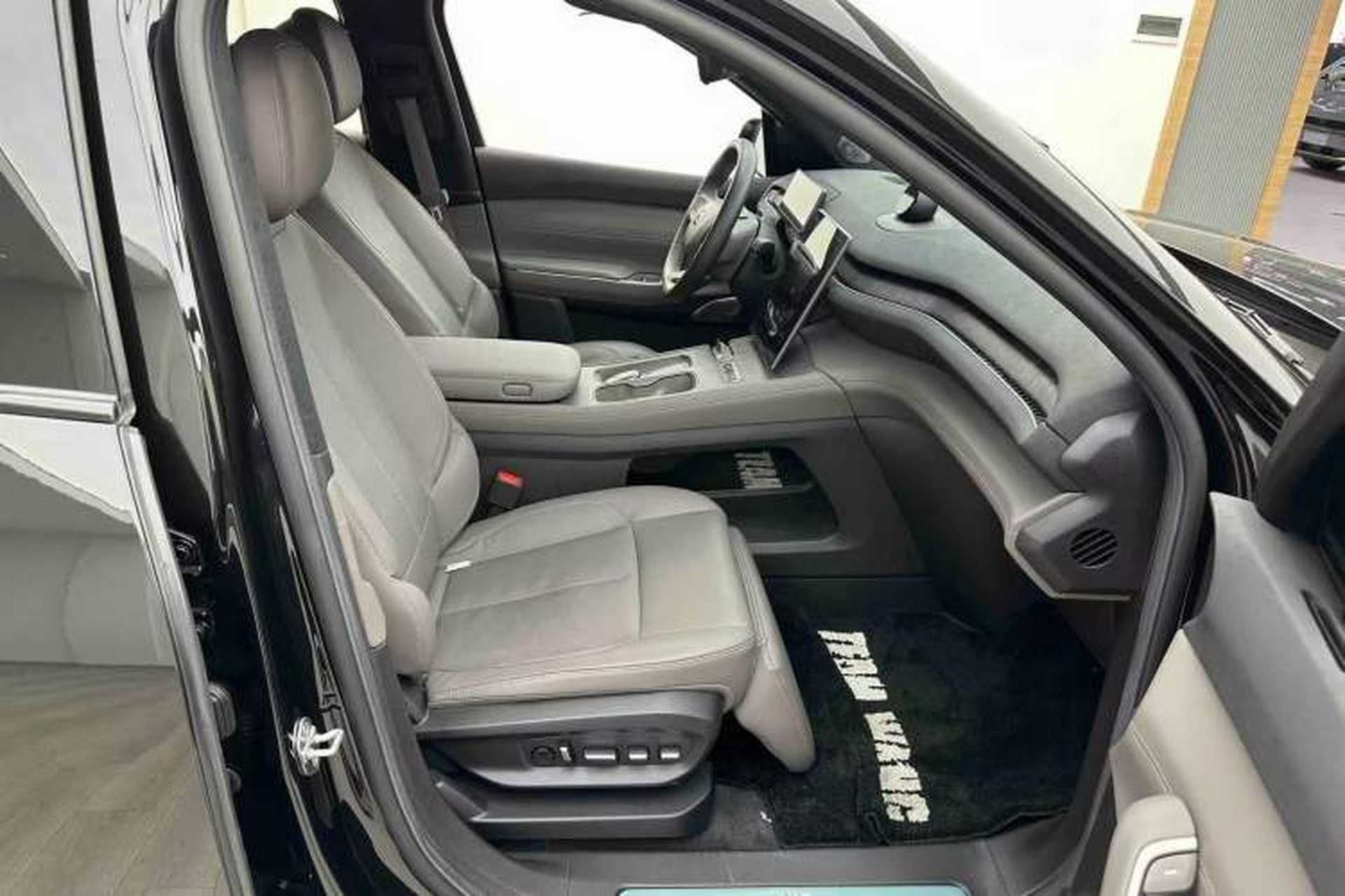 Used Nio ES7 2022 75 kWh Right Front Seat