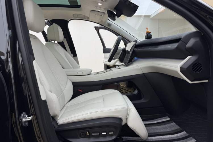 Used Nio ES7 2022 75 kWh Right Front Seat