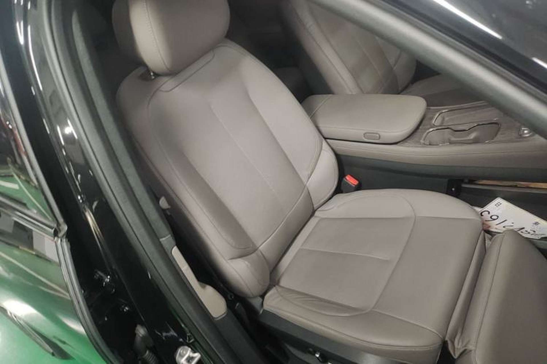 Used Nio ES7 2022 75 kWh Right Front Seat