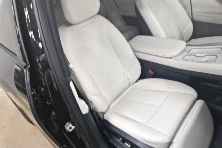 Used Nio ES7 2022 100 kWh Right Front Seat