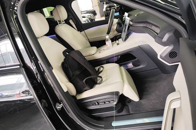 Used Nio ES7 2022 75 kWh Right Front Seat