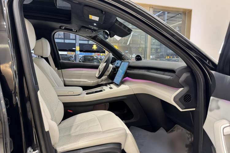 Used Nio ES7 2022 75 kWh Right Front Seat