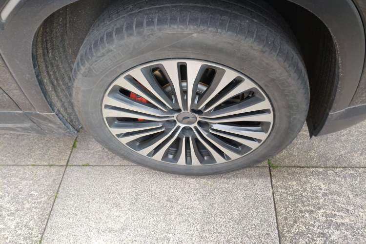 Used Nio ES7 2022 75 kWh Right Front Wheel Hub