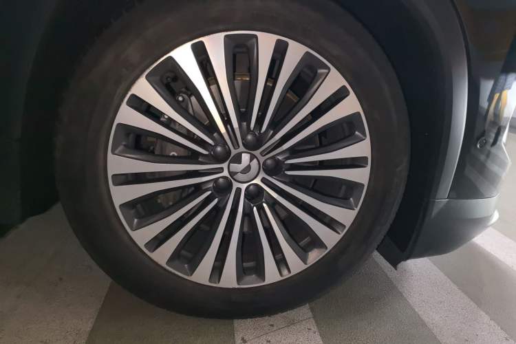 Used Nio ES7 2022 100 kWh Right Front Wheel Hub